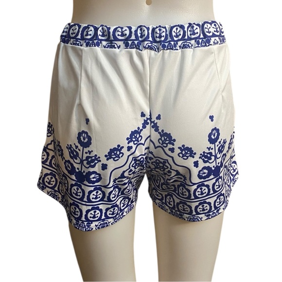 Porcelain Print Blue and White Shorts sz L - Picture 2 of 2
